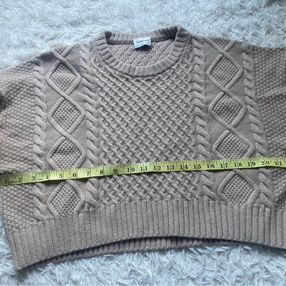 Aritzia x Sunday Best - “Peggy” Cropped Cable Knit Sweater in Beige - Picture 5 of 7